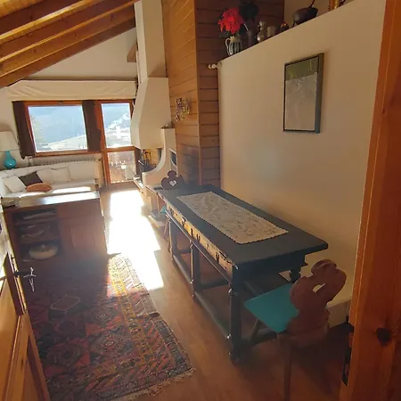 Mansarda In A Cortina Apartment *